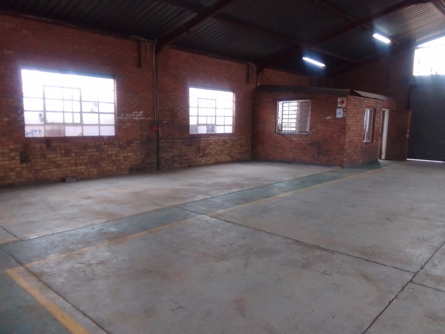 To Let commercial Property for Rent in Oos Einde North West